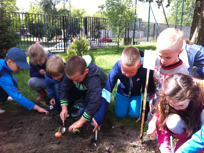 Dzieci ze SP nr 81 im. Bohaterskich dzieci w Łodzi